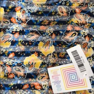 Lularoe Irma top